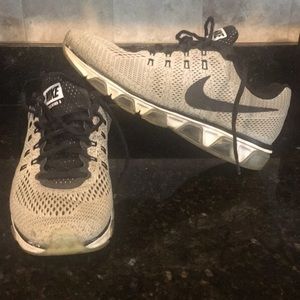 Nike Tailwind 8 Rubin shoes